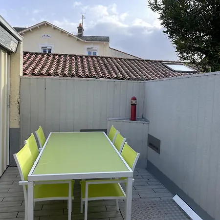 Hotel Maison Proche De La - Terrasse Les Sables-d'Olonne